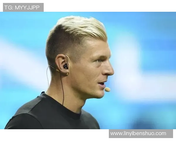 克罗斯：从足球天才到战术大师的成长之路与传奇人生